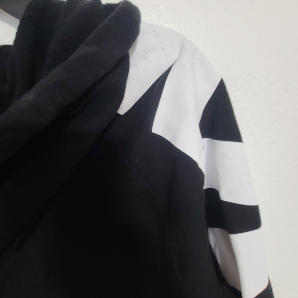 Ivy park cropped hoodie black and white - Picture 12 of 16